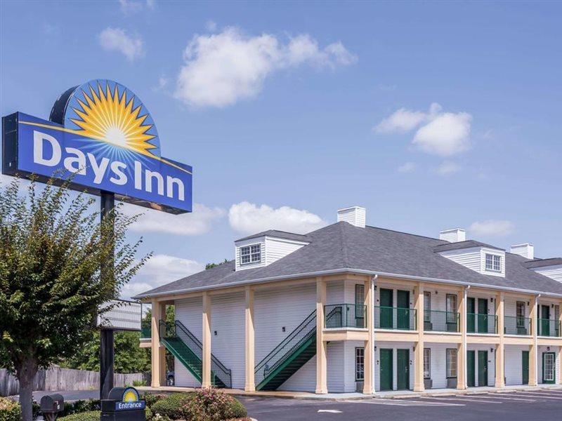 Days Inn By Wyndham Simpsonville Εξωτερικό φωτογραφία