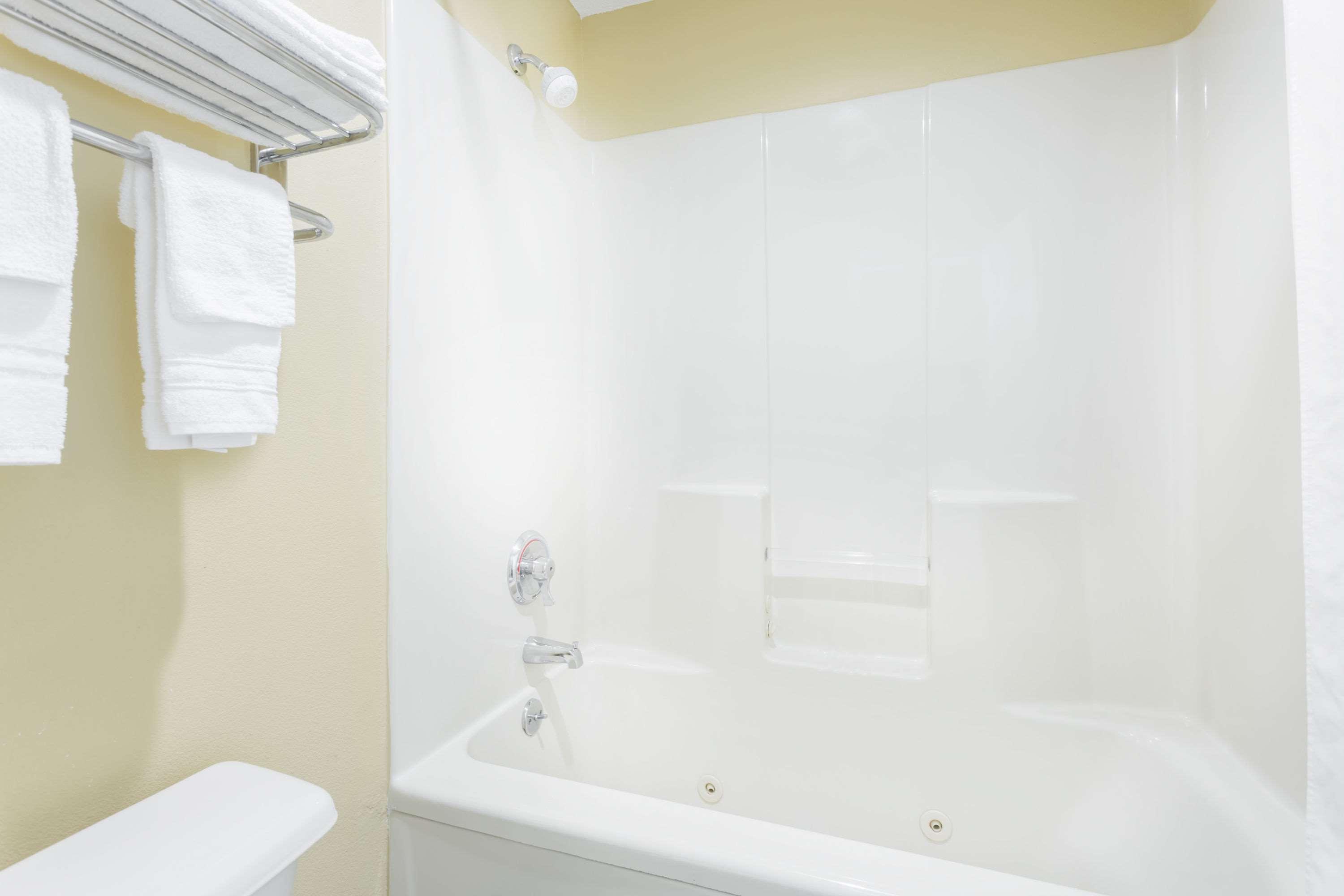 Days Inn By Wyndham Simpsonville Εξωτερικό φωτογραφία
